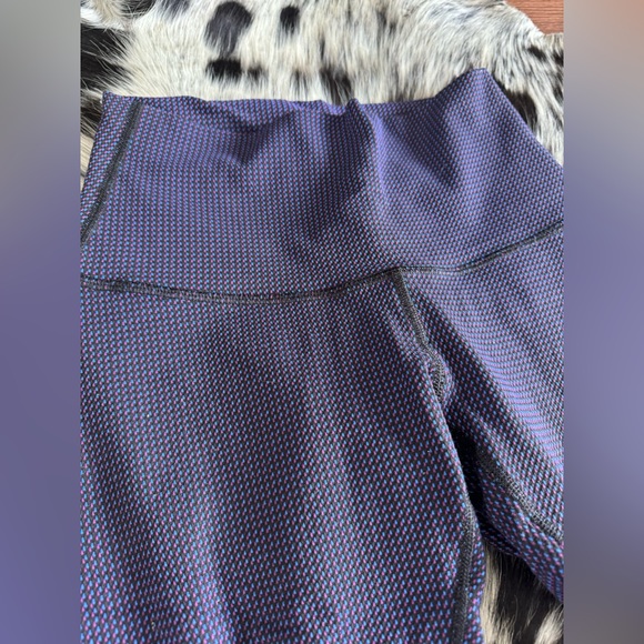 Lululemon tights - Picture 6 of 7